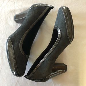 Clark’s Comfort Career Pump Heel Dressy Suede 9.5